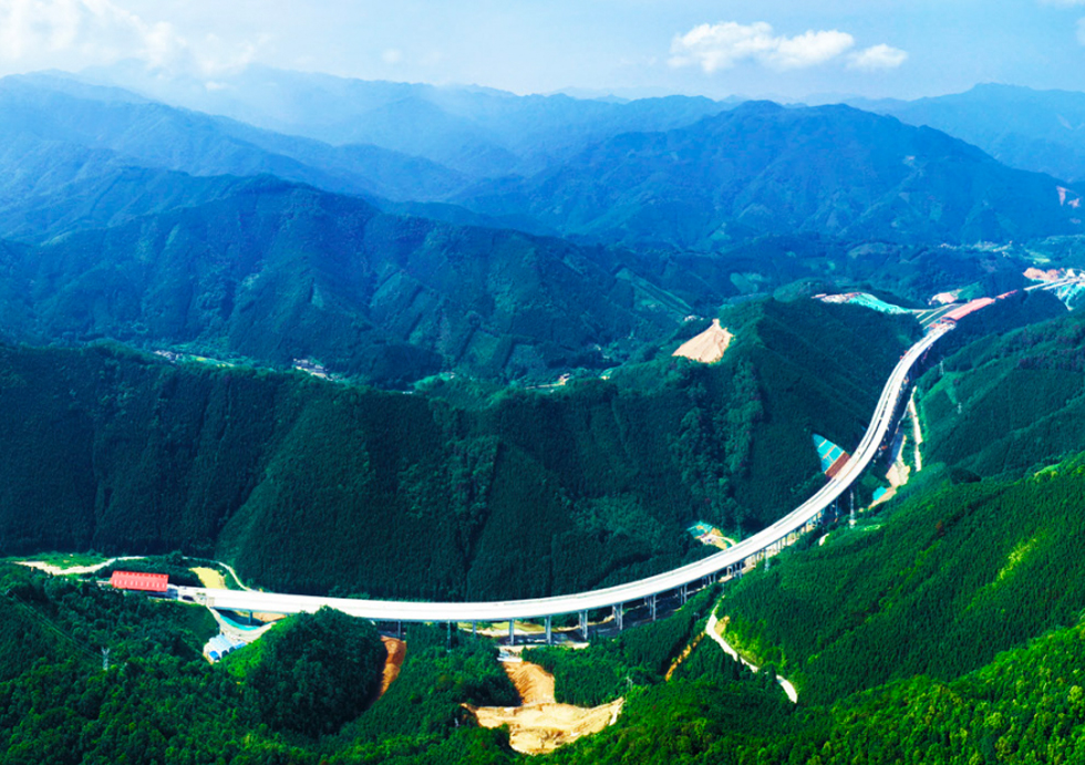 连山至贺州公路（广西段）施工图勘察设计