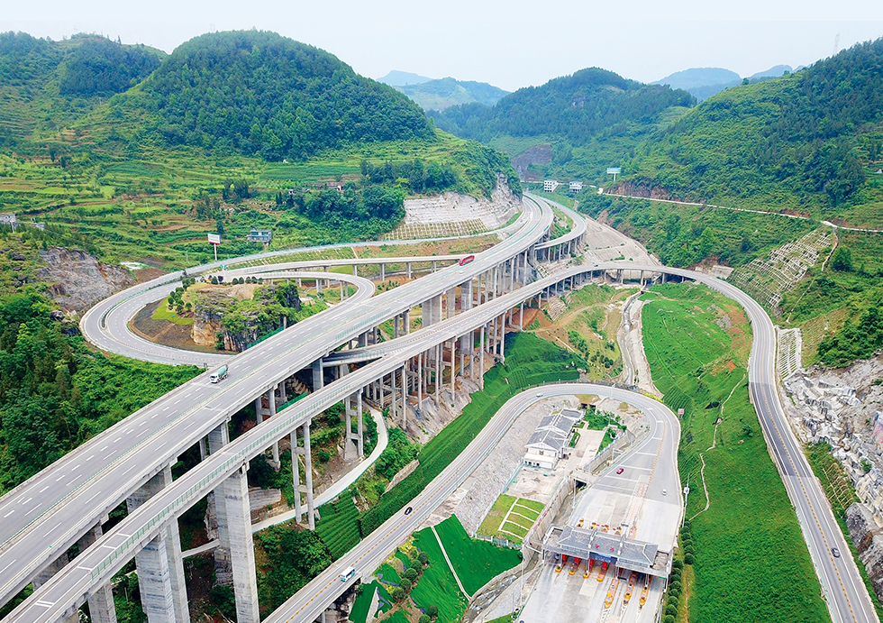 公路运行速度体系、安全性评价与工程应用技术研究